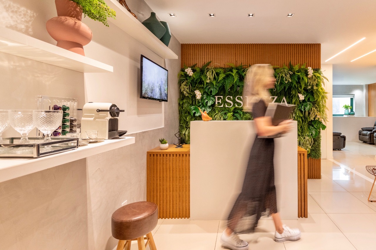 Waiting area with comfortable seating and natural light at Spazio Essenza